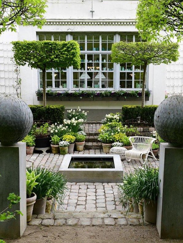 the-sunken-garden-close-up
